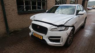 krockskadad bil auto Jaguar F-Pace Jaguar F-PACE 2.0 Portfolio AWD 30t 2018/6