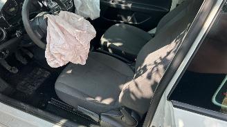 Volkswagen Up! 1.0 move up! BlueMotion picture 16