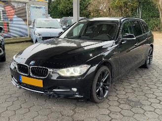 krockskadad bil auto BMW 3-serie 320 i. F31. Station 2013/6