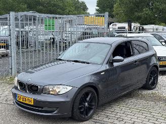 BMW 1-serie 118 D High Executive picture 6