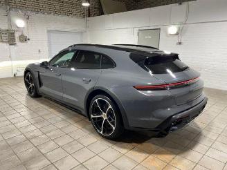 Vaurioauto  passenger cars Porsche Taycan 4S Cross Turismo CHRONO/PANO/HUD/360/BOSE 2024/12