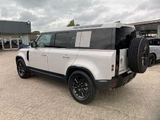 Voiture accidenté Land Rover Defender S 110 D200 AWD PANO/HUD/360/NAVI 2026/3