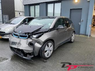 damaged passenger cars BMW i3 i3 (I01), Hatchback, 2013 / 2022 i3 94Ah 2016/9
