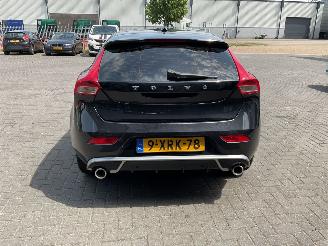 Volvo V-40 R-Design picture 7