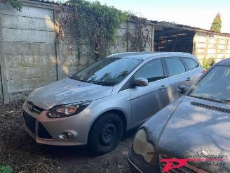 Coche siniestrado Ford Focus Focus 3 Wagon, Combi, 2010 / 2020 1.0 Ti-VCT EcoBoost 12V 125 2012/9