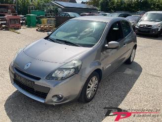 demontáž osobní automobily Renault Clio Clio III (BR/CR), Hatchback, 2005 / 2014 1.2 16V TCe 100 2010/7
