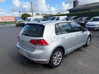 uszkodzony samochody osobowe Volkswagen Golf  2014/1