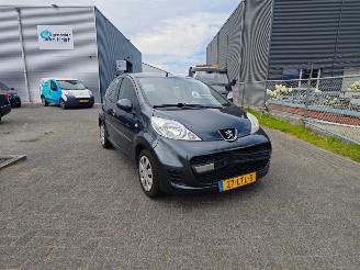 damaged passenger cars Peugeot 107 PEUGEOT 107 Airco! Rijdbaar 2010/6