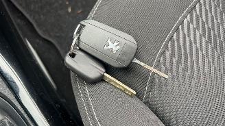 Peugeot 2008 1.2 Vti 12V PureTech 82 picture 24