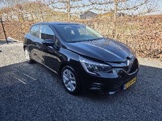 Unfallwagen Renault Clio  2021/3