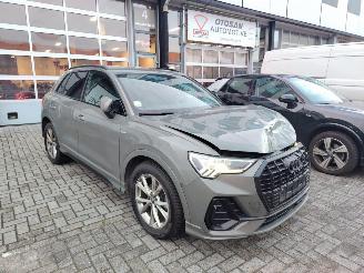Unfallwagen Audi Q3 S-Line DSG Matrix Leder Camera 2.0 tdi 2019/6