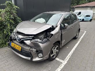 Schadeauto Toyota Yaris Hybrid 2015/1