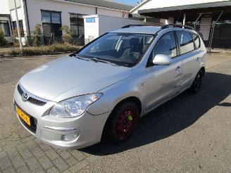 skadebil auto Hyundai I-30 1.6sw 2009/9