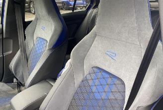 Volkswagen Golf 2.0TSI R Panorama picture 18