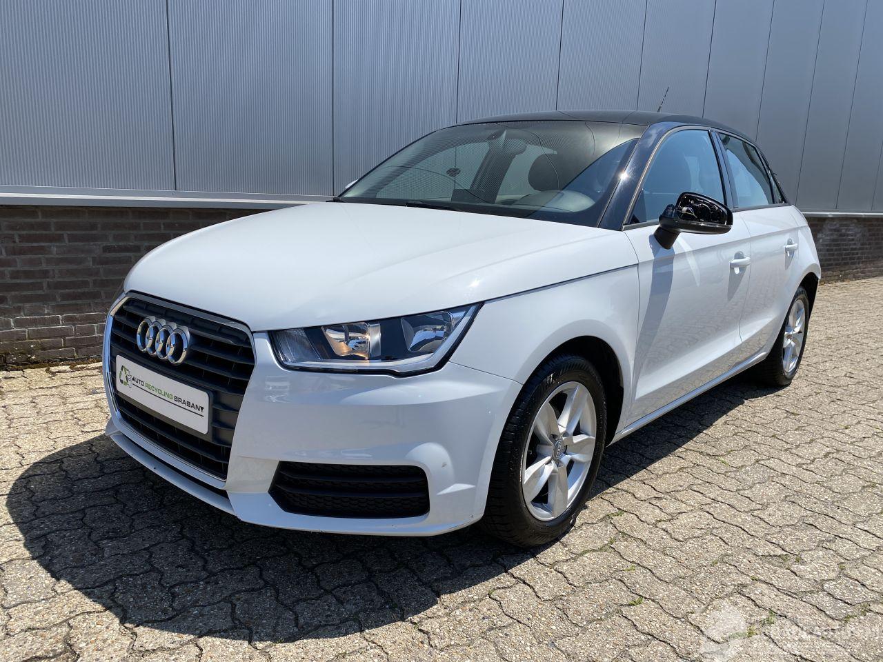 Audi A1 1.0 TFSI Adrenalin Airco, PDC Achter, Stoelverwarming