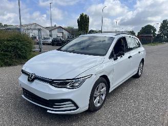 uszkodzony samochody osobowe Volkswagen Golf 8 Variant 1.0 eTSI Automaat /6