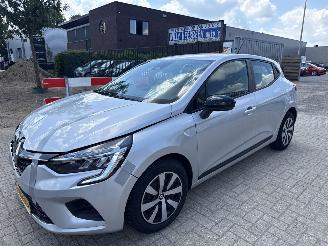 Coche accidentado Renault Clio 1.0 90 EQUILIBRE BOUWJAAR 2023  67945 KM VASTE PRIJS 8900 EURO 2023/4