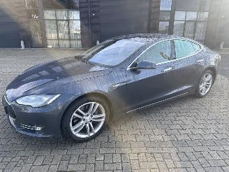 Unfallwagen Tesla Model S 85 S ZEER MOOIE AUTO WAT SPUITWERK! BOUWJAAR 2015 15750 EURO 2015/2