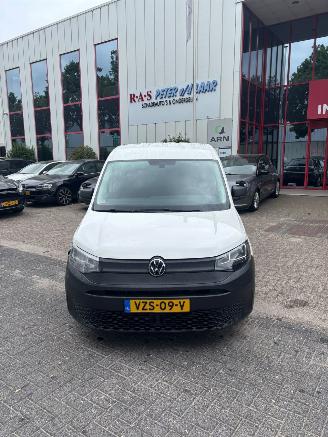 Schadeauto Volkswagen Caddy MODIFIED PARTITION WALL 2.0 TDI 55KW 2023/12