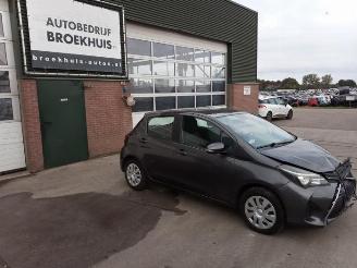 Sloopauto Toyota Yaris Yaris III (P13), Hatchback, 2010 / 2020 1.33 16V Dual VVT-I 2015/4