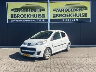 Vrakbiler auto Peugeot 107 107, Hatchback, 2005 / 2014 1.0 12V 2011/10