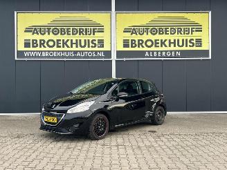 Damaged car Peugeot 208 1.0 VTi Access 2014/11