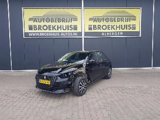 Voiture accidenté Peugeot 208 1.2 PureTech Active Pack 2023/1