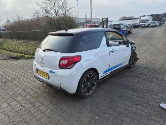 Vrakbiler auto Citroën DS3 1.6 2015/8