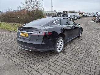 Coche siniestrado Tesla Model S 85 2014/6