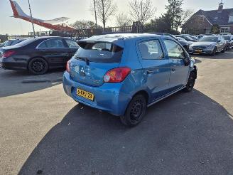 krockskadad bil auto Mitsubishi Space-star 1.0 12v 2013/6
