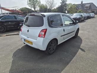 krockskadad bil auto Renault Twingo 1.2 16v 2011/11