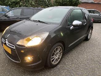 Citroën DS3 e-HDI 1.6 So Chic picture 24