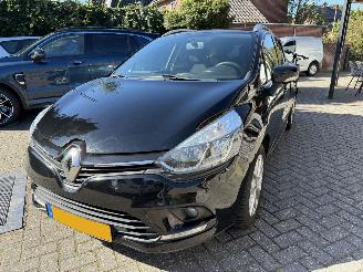 Renault Clio Limited 0.9 TCe station picture 5