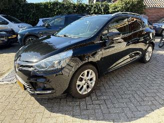 Renault Clio Limited 0.9 TCe station picture 6