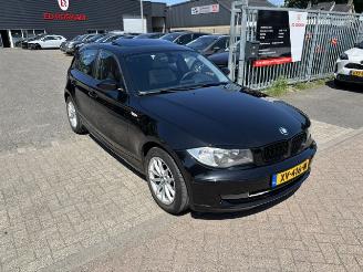 Vaurioauto  passenger cars BMW 1-serie 120d  5-drs clima  177pk 2008/6