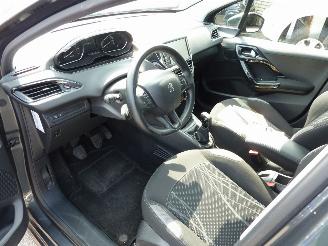 Peugeot 208 1.2 VTI ACCESS picture 8