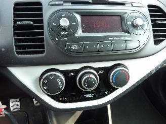 Kia Picanto 1.2 CVVT WORL CUP ED. picture 11