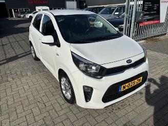 skadebil auto Kia Picanto 1.0 5-drs ExecutiveLine 2017/1