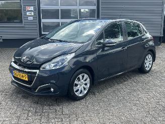 krockskadad bil auto Peugeot 208 1.2 Pure Tech Blue Lion 5drs 2017/11