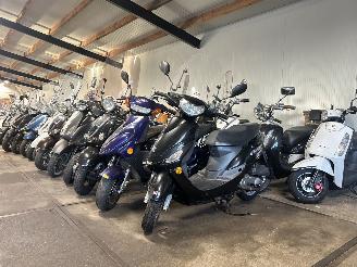 damaged scooters Overige  30+ scooters op voorraad 2026/1