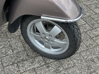 Vespa  GTS 300 i.e. Touring ABS picture 14