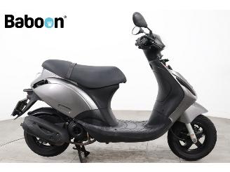 skadebil bromfiets Piaggio  Zip 45KM 2018/8