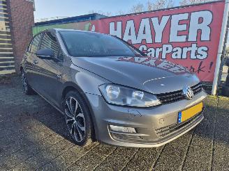skadebil auto Volkswagen Golf 1.0 tsi trendline 2015/12
