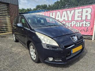 Schadeauto Peugeot 5008 1.6 VTI blue lease 7P 2011/2