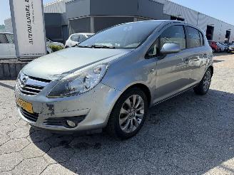Voiture accidenté Opel Corsa 1.4-16V \'111\' Edition 2010/10