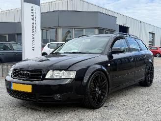 Voiture accidenté Audi A4 Avant 2.0 2004/3