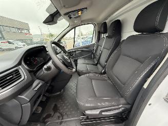 Nissan Primastar 2.0 dCi L2H1 Acenta picture 15