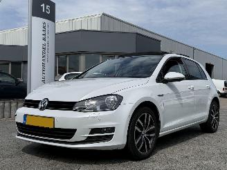 krockskadad bil auto Volkswagen Golf 1.2 TSI Comfortline PANO 2014/3