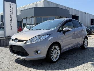 Vaurioauto  passenger cars Ford Fiesta 1.4 Ghia AUTOMAAT 2011/4