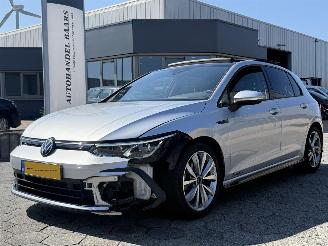 Schadeauto Volkswagen Golf 1.5 TSI R-Line Business PANO AUTOMAAT 2021/1